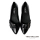 TINO BELLINI 貝里尼 巴西進口 經典復古金屬方扣尖頭平底鞋FWBV042-1(黑色)