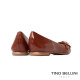 TINO BELLINI 貝里尼 巴西進口 經典復古金屬方扣尖頭平底鞋FWBV042-9(咖色)
